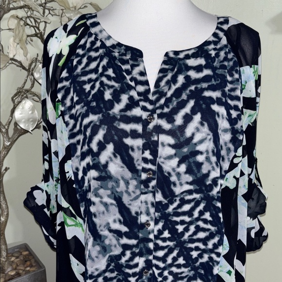 Calvin Klein Abstract Black and White Blouse - Picture 2 of 4